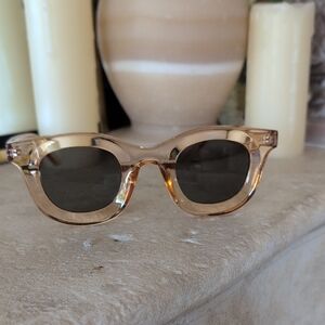 Retro Transparent Honey Sunglasses With Smoke Lenses UV 400